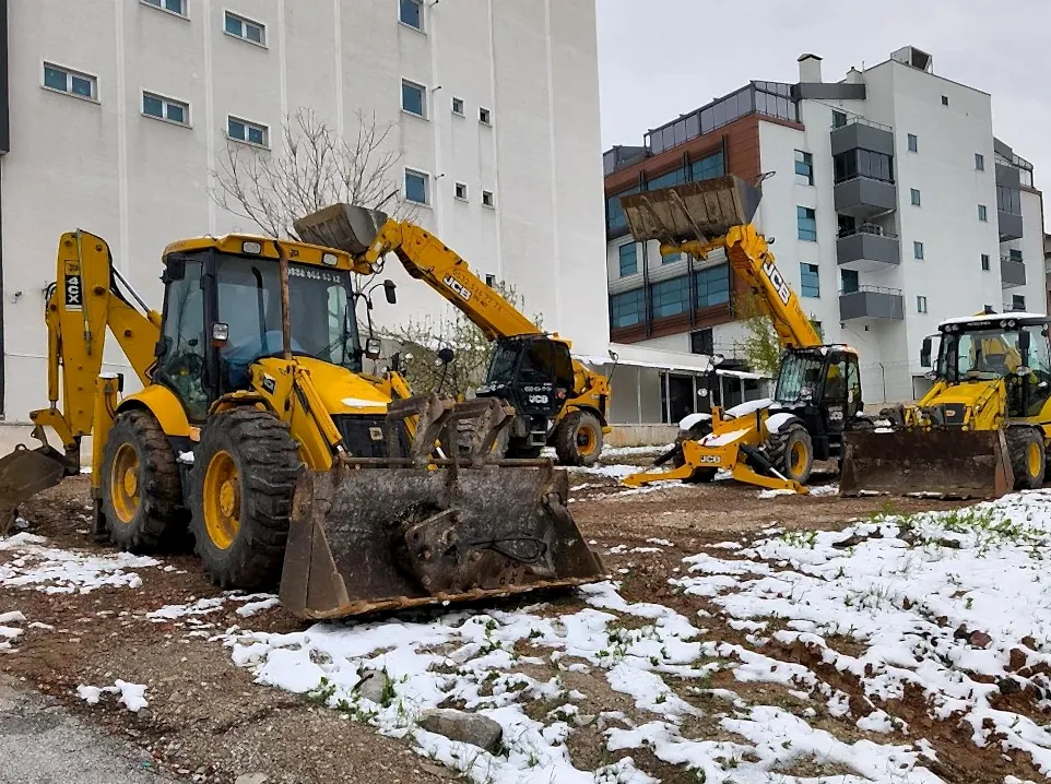 Bahçeli Kiralık JCB