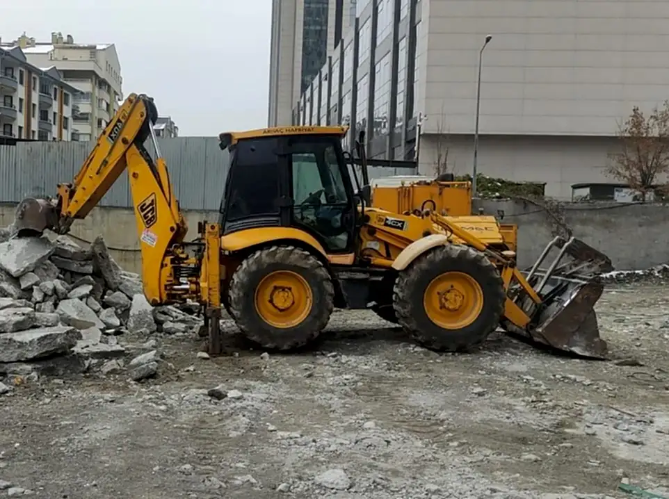 Balgat Kazıcı Yükleyici Kiralama